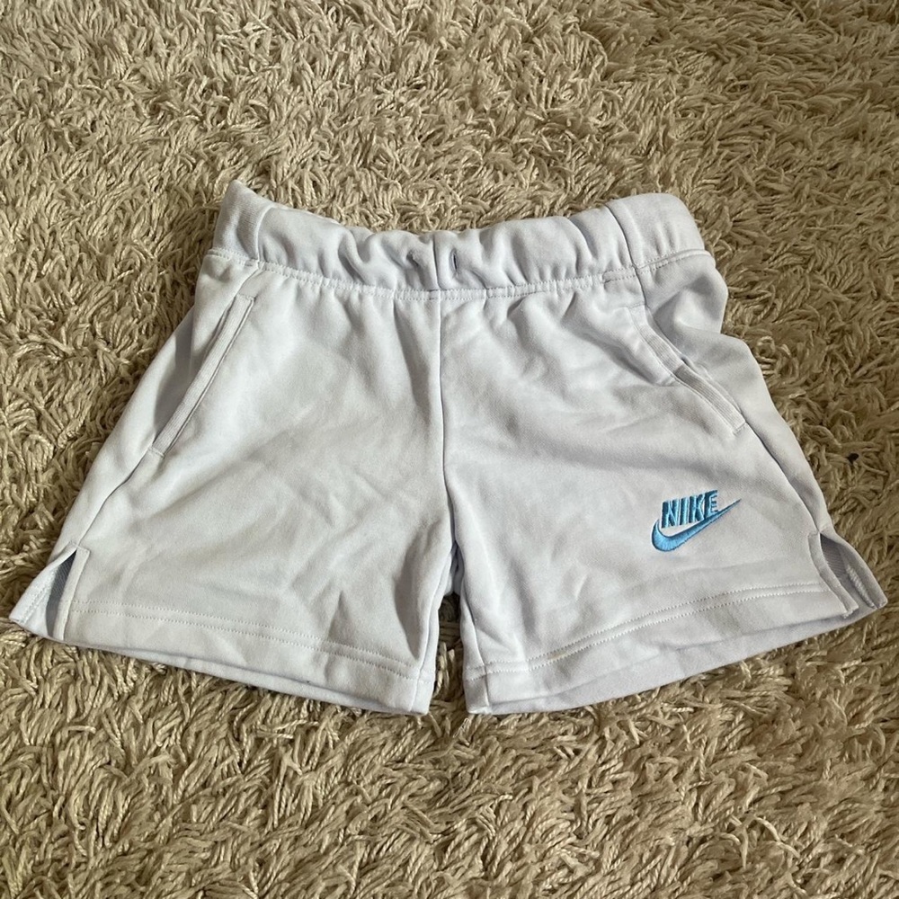 Comfy and trendy Nike sweatshorts!